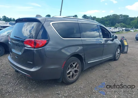 2017 Chrysler Pacifica Limited z USA, uszkodzony, nr VIN 2C4RC1GG3HR712494